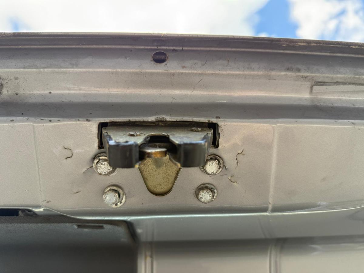 Volvo 340 original Heckklappe mit Scheibe silber Rohbau BJ86